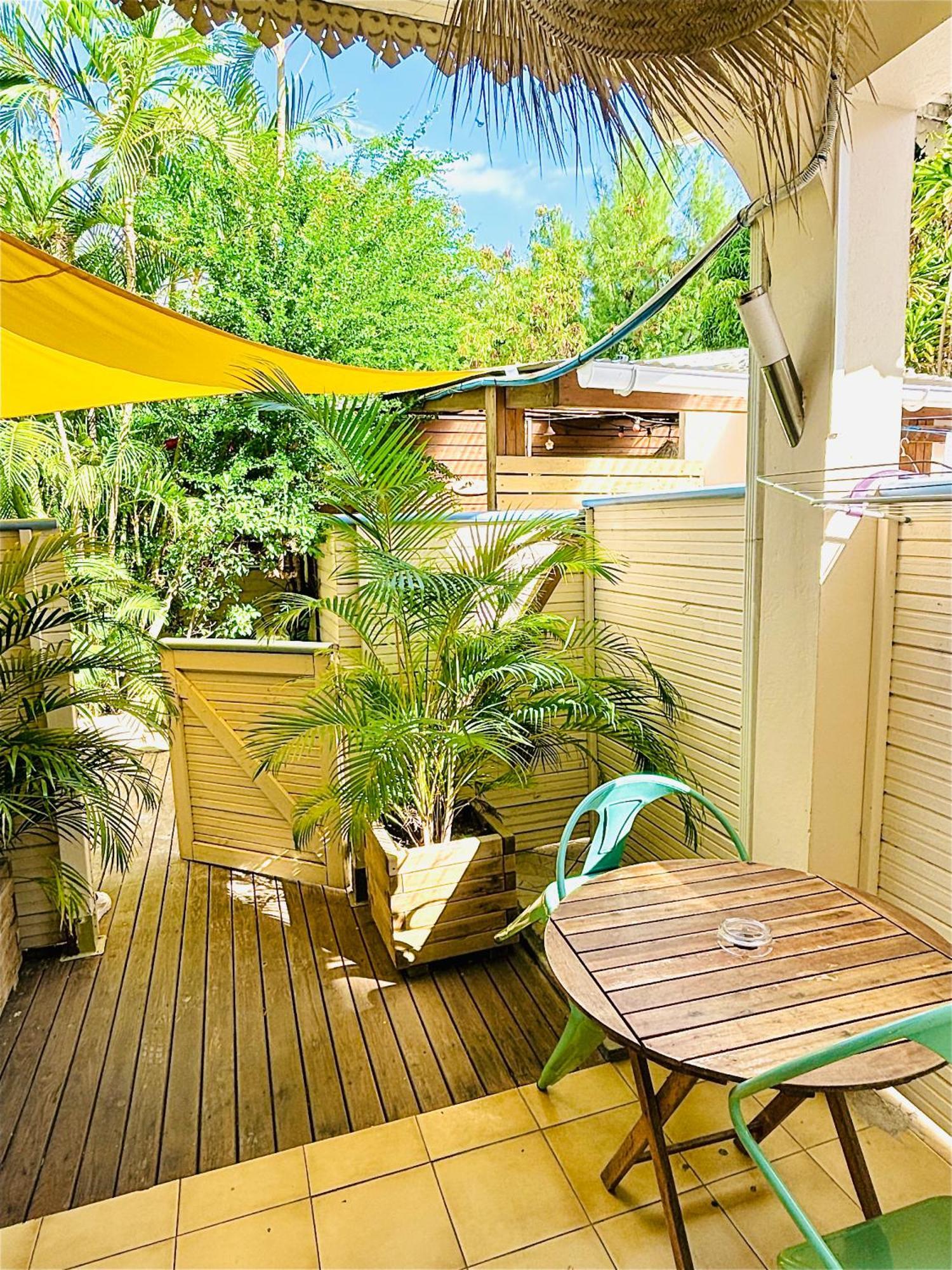 Hotel Coco Island แซ็งต์-จีลส์-เลส์-แบ็งส์ ภายนอก รูปภาพ